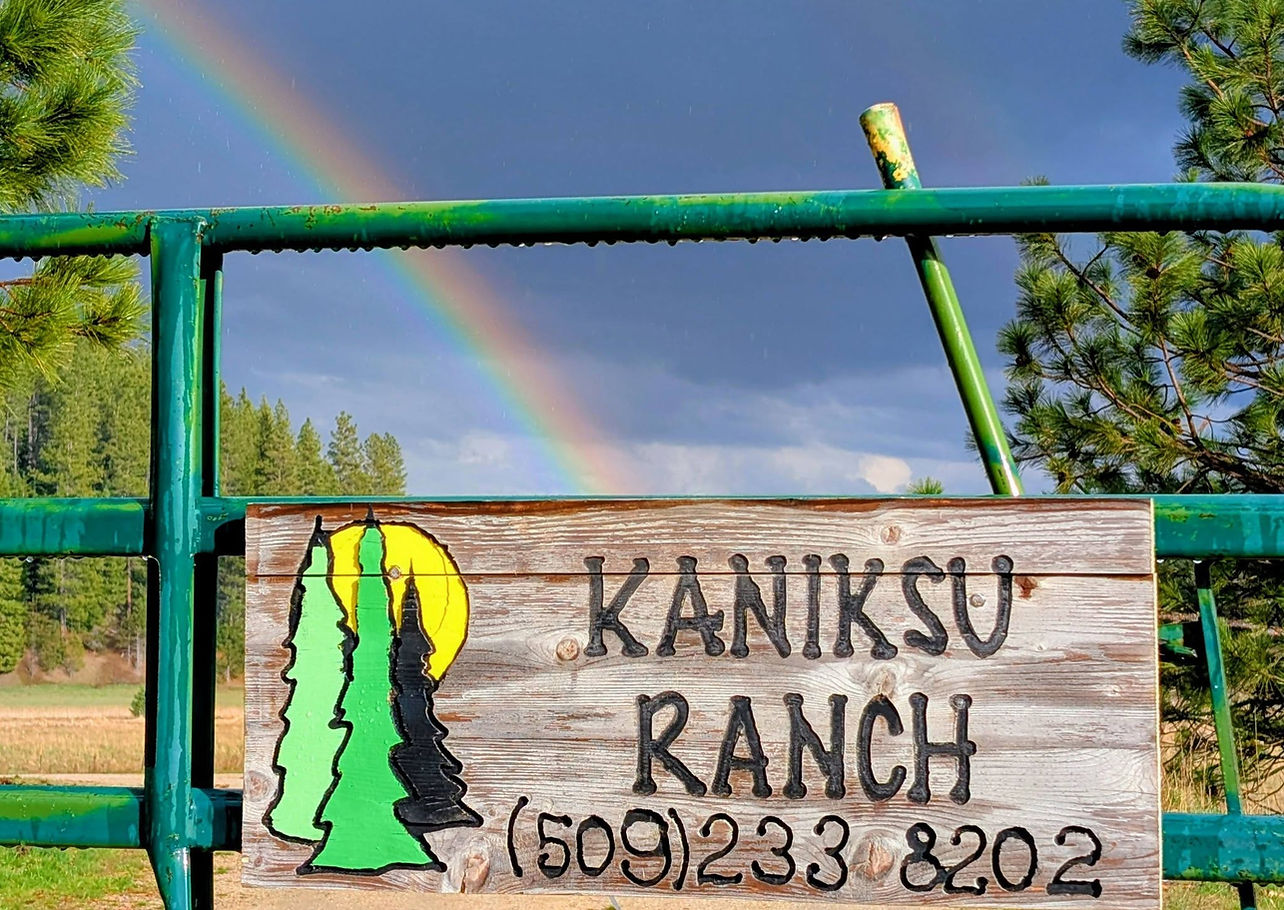 Bare Buns Fun Run – Kaniksu Ranch — clothing-optional event in Kaniksu Ranch, Loon Lake, Washington, photo from the event's own official site